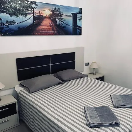 Luxury Two Bed Seaviews Апартаменты
