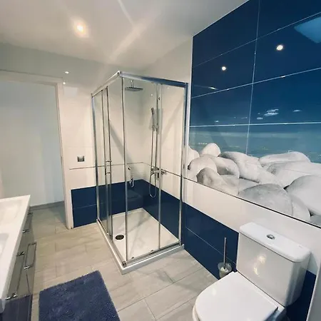 Luxury Two Bed Seaviews *