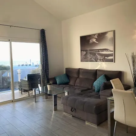 Luxury Two Bed Seaviews Apartament