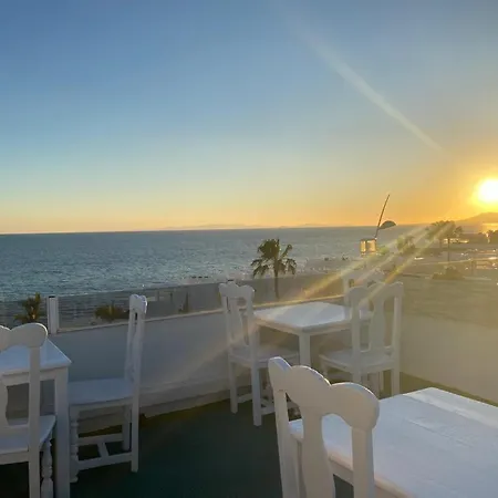 Luxury Two Bed Seaviews Apartament *